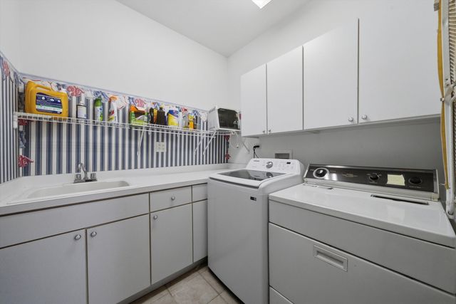 8839 S 83rd Avenue, Hickory Hills, IL 60457