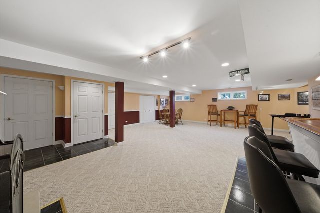 8839 S 83rd Avenue, Hickory Hills, IL 60457