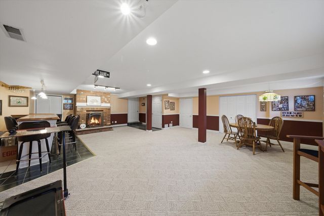 8839 S 83rd Avenue, Hickory Hills, IL 60457