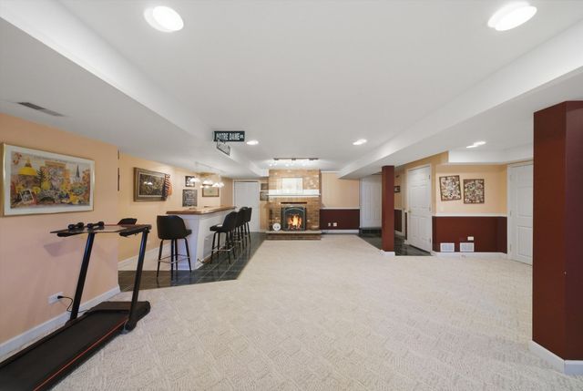 8839 S 83rd Avenue, Hickory Hills, IL 60457