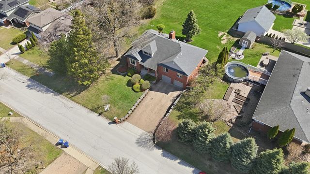 8839 S 83rd Avenue, Hickory Hills, IL 60457