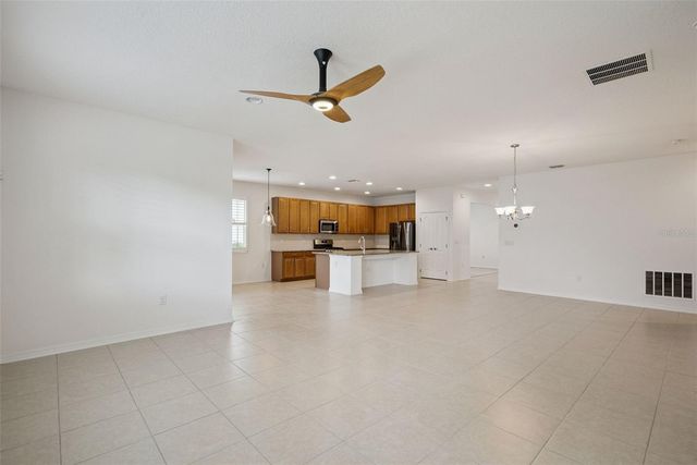 211 LUGANO WAY, Debary, FL 32713