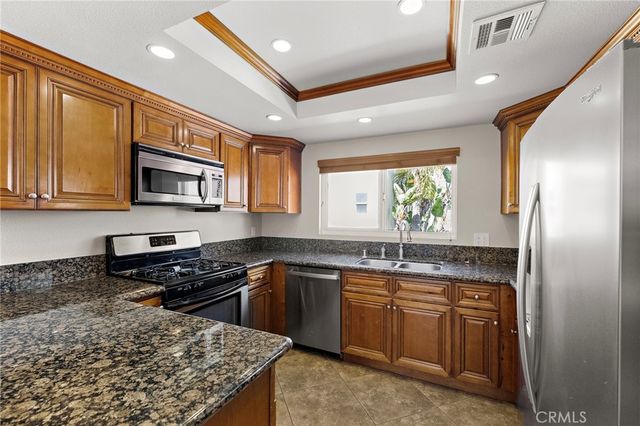 1940 Maple Avenue 111, Costa Mesa, CA 92627