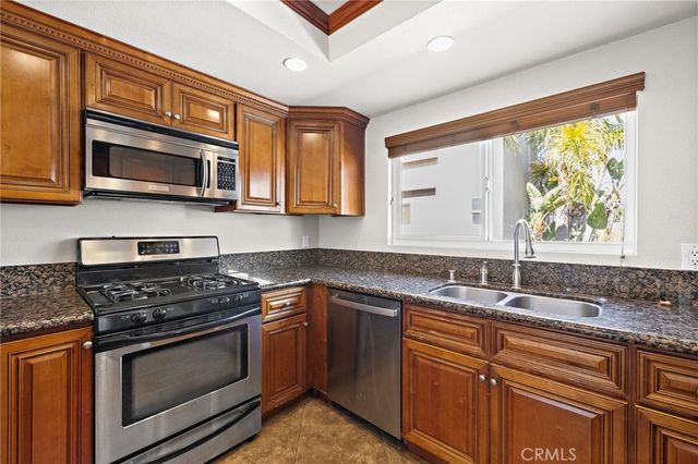 1940 Maple Avenue 111, Costa Mesa, CA 92627