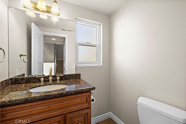 1940 Maple Avenue 111, Costa Mesa, CA 92627