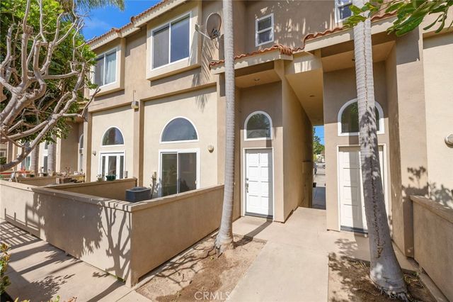 1940 Maple Avenue 111, Costa Mesa, CA 92627