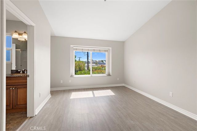 1940 Maple Avenue 111, Costa Mesa, CA 92627