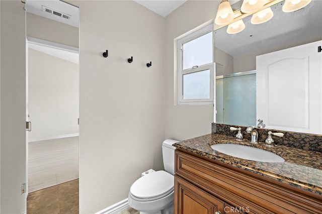 1940 Maple Avenue 111, Costa Mesa, CA 92627