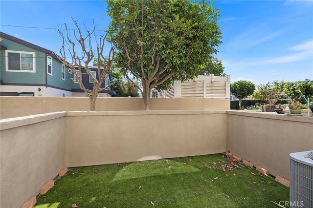 1940 Maple Avenue 111, Costa Mesa, CA 92627