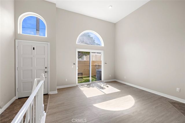 1940 Maple Avenue 111, Costa Mesa, CA 92627