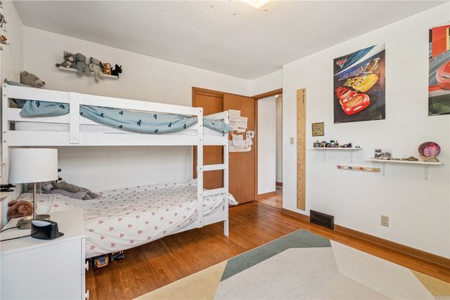 2601 Teresa Dr SW, Cedar Rapids, IA 52404