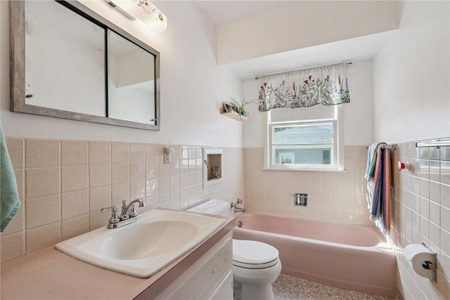 2601 Teresa Dr SW, Cedar Rapids, IA 52404