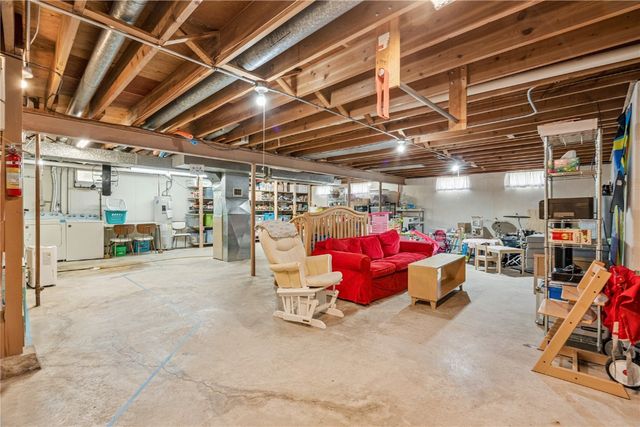 2601 Teresa Dr SW, Cedar Rapids, IA 52404