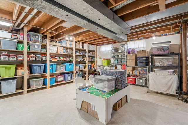 2601 Teresa Dr SW, Cedar Rapids, IA 52404