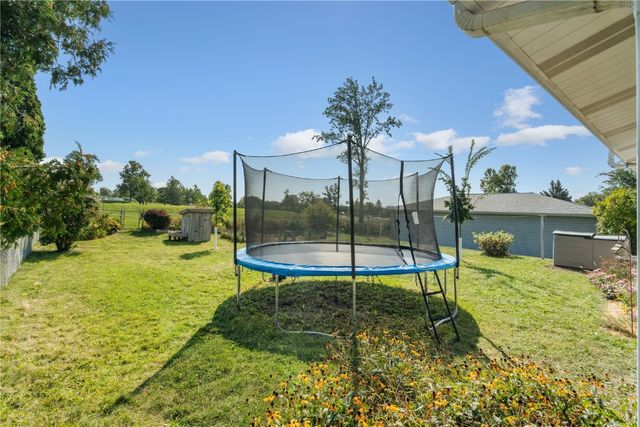 2601 Teresa Dr SW, Cedar Rapids, IA 52404