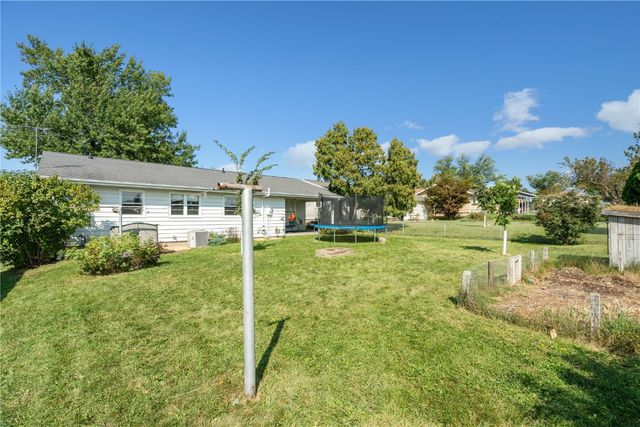 2601 Teresa Dr SW, Cedar Rapids, IA 52404