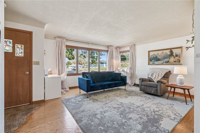 2601 Teresa Dr SW, Cedar Rapids, IA 52404