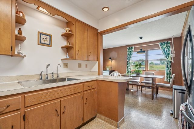 2601 Teresa Dr SW, Cedar Rapids, IA 52404