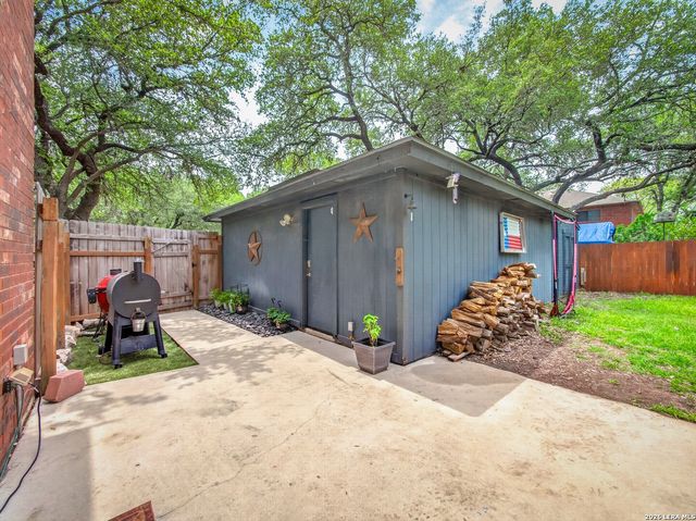 3535 Elk Cliff Pass Dr, San Antonio, TX 78247