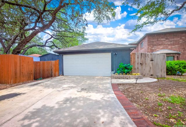 3535 Elk Cliff Pass Dr, San Antonio, TX 78247