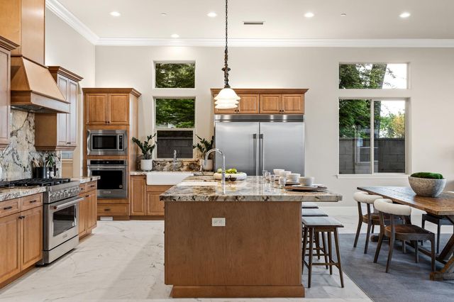 4748 W Alluvial Avenue, Fresno, CA 93722