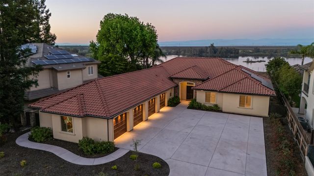 4748 W Alluvial Avenue, Fresno, CA 93722