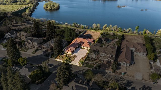 4748 W Alluvial Avenue, Fresno, CA 93722