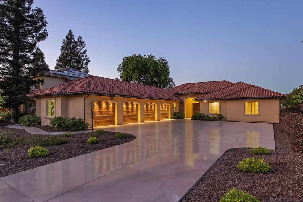 4748 W Alluvial Avenue, Fresno, CA 93722