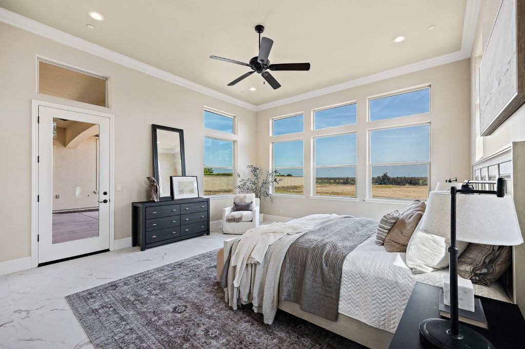 Image 15 of property listing at 4748 W Alluvial Avenue, Fresno, CA 93722