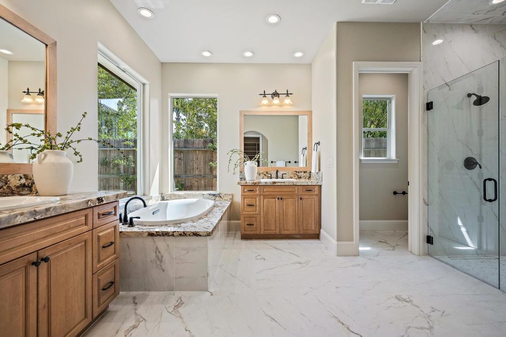 Image 16 of property listing at 4748 W Alluvial Avenue, Fresno, CA 93722