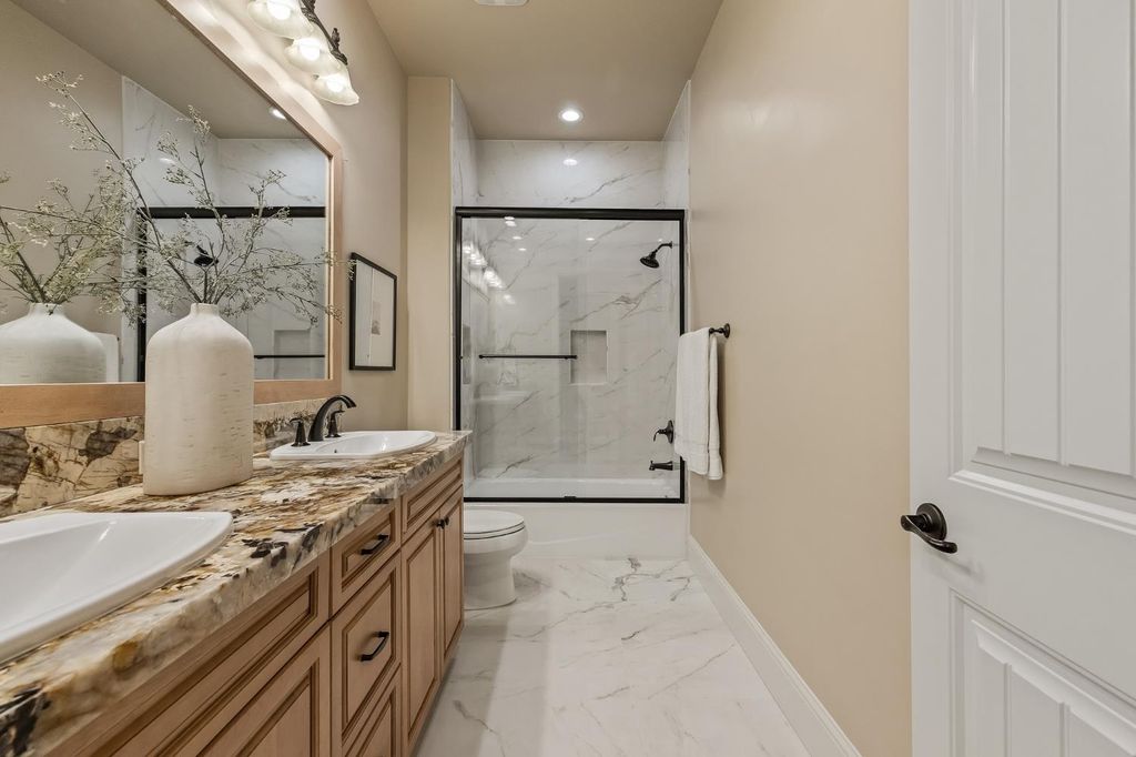 Image 23 of property listing at 4748 W Alluvial Avenue, Fresno, CA 93722