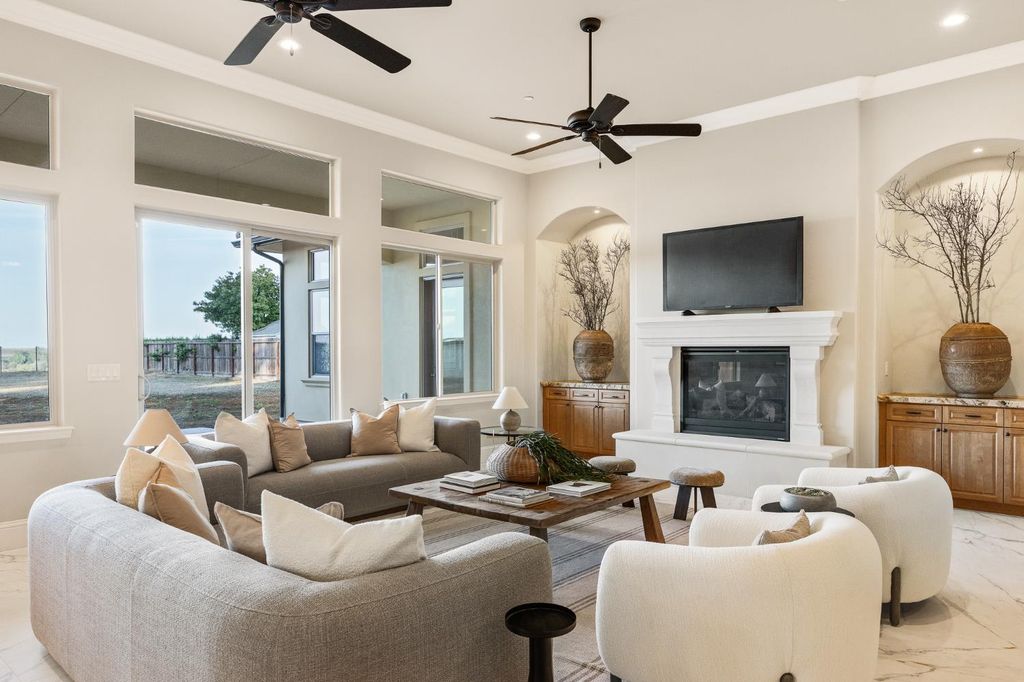 Image 7 of property listing at 4748 W Alluvial Avenue, Fresno, CA 93722