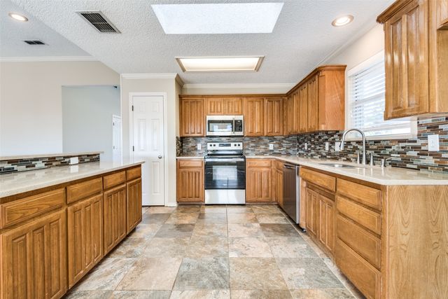 6804 Glen Dale Drive, Arlington, TX 76017
