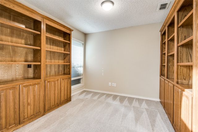 6804 Glen Dale Drive, Arlington, TX 76017