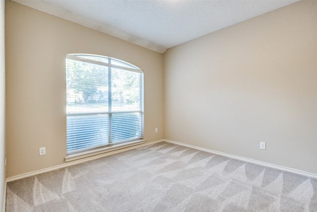 6804 Glen Dale Drive, Arlington, TX 76017