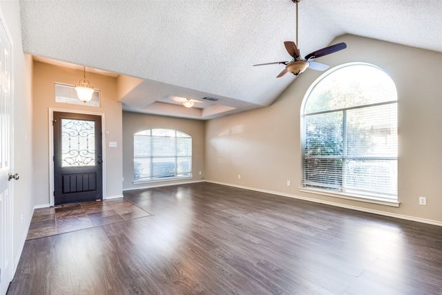 6804 Glen Dale Drive, Arlington, TX 76017