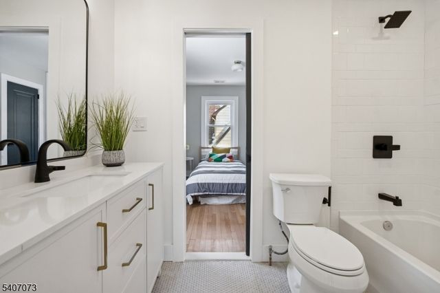 22 Dartmouth Rd, West Orange Twp., NJ 07052