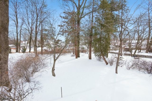 22 Dartmouth Rd, West Orange Twp., NJ 07052