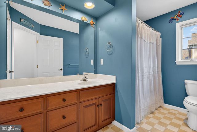 1961 GLENDOWER DR, Lancaster, PA 17601