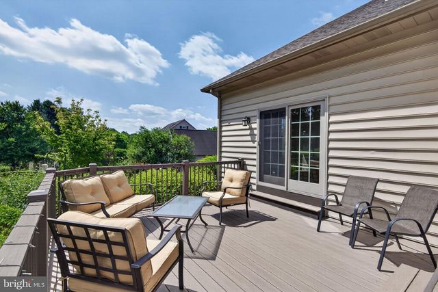 1961 GLENDOWER DR, Lancaster, PA 17601