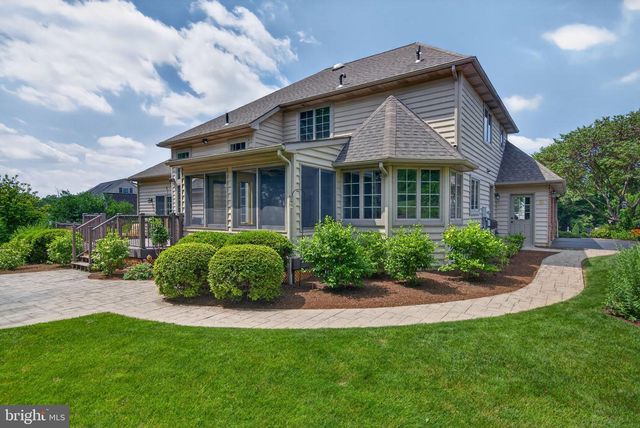 1961 GLENDOWER DR, Lancaster, PA 17601