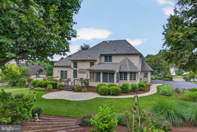 1961 GLENDOWER DR, Lancaster, PA 17601