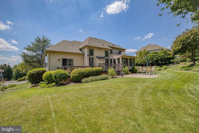 1961 GLENDOWER DR, Lancaster, PA 17601