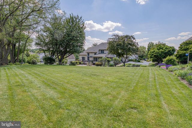 1961 GLENDOWER DR, Lancaster, PA 17601