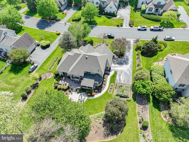 1961 GLENDOWER DR, Lancaster, PA 17601