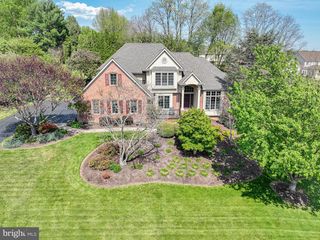 1961 GLENDOWER DR, Lancaster, PA 17601