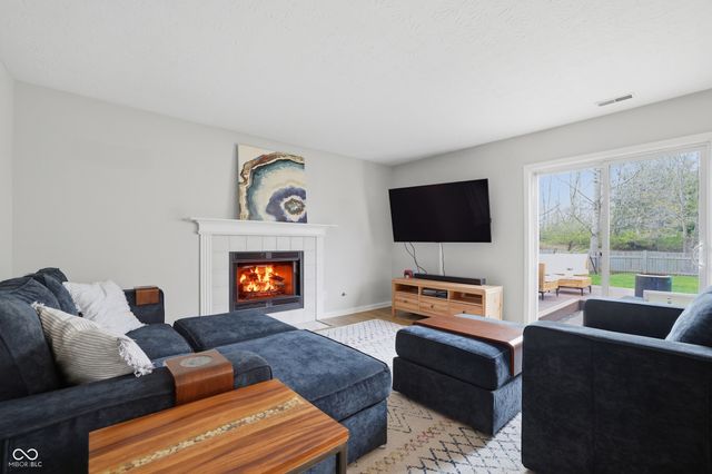 5348 Creekbend Drive, Carmel, IN 46033