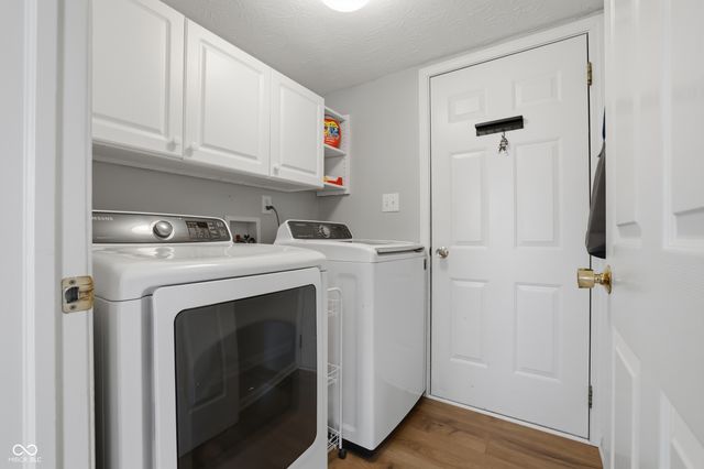 5348 Creekbend Drive, Carmel, IN 46033