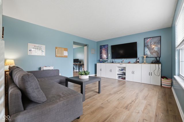 5348 Creekbend Drive, Carmel, IN 46033