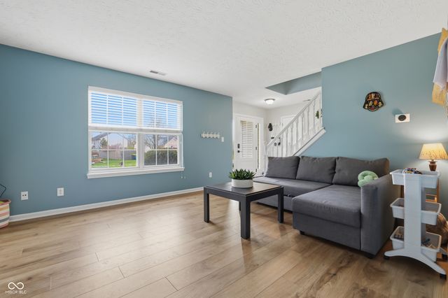 5348 Creekbend Drive, Carmel, IN 46033